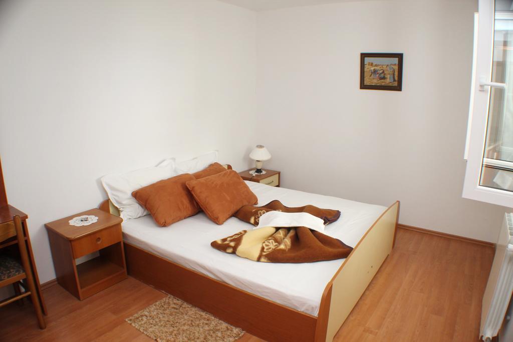 Apartments Mimoza Brist Phòng bức ảnh